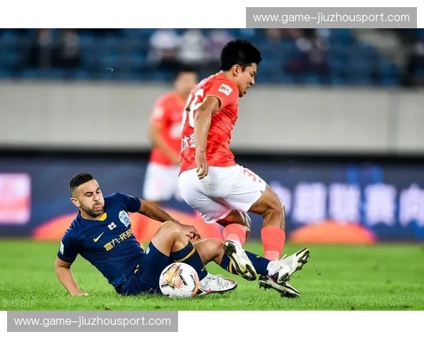 金元时代的绝响与纸媒锋芒的交锋:当“恒大旋风”撞上《东方体育》的冷静手术刀