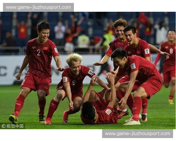 燃情绿茵，谁主沉浮？贵州人和vs蔚山现代，一场亚洲杯的终极对决！